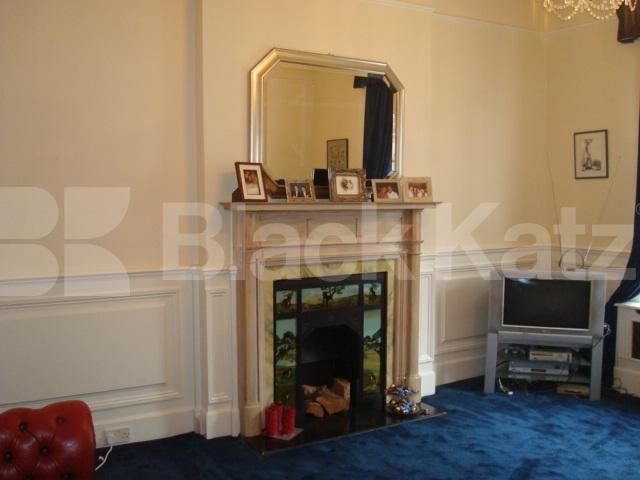 			Period 3 bed property, MUST SEE!!!, 3 Bedroom, 1 bath, 1 reception House			 Strahan Road, MILE END